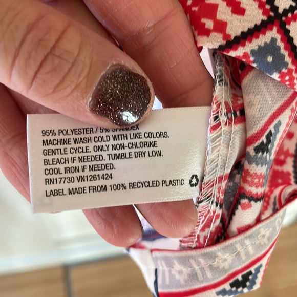 Red and blue sleeveless blouse - Picture 5 of 5